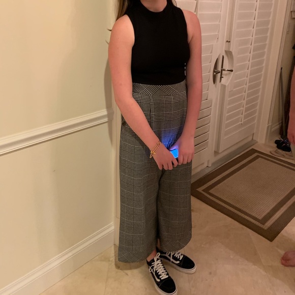 Chelsea28 Sleeveless Black and White Houndstooth Jumper! - Picture 3 of 4